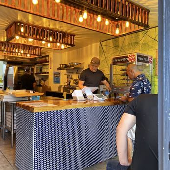 Hopohni - Inside - Pizza Near Me - Urban Honolulu, Hawaii