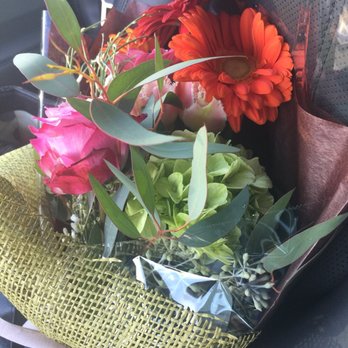 Busy Bee Florist - Florists Near Me - East Greenwich, Rhode Island