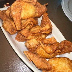 Gumrai Thai - Biggest crab rangoon I've seen!