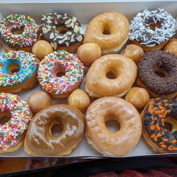 Donuts Mama - Donuts and holes, beautiful presentation, perfectly glazed. Stayed soft all day. - Donuts Near Me - Missouri City, Texas Donuts Mama - Donuts and holes, beautiful presentation, perfectly glazed. Stayed soft all day. - Donuts Near Me - Missouri City, Texas