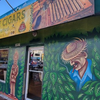 Casa Del Tabaco - Getting ready to walk in the front door. - Tobacco Shops Near Me - Miami, Florida Casa Del Tabaco - Getting ready to walk in the front door. - Tobacco Shops Near Me - Miami, Florida