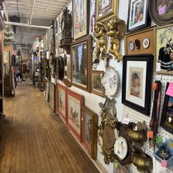 Antique Center Of Red Bank