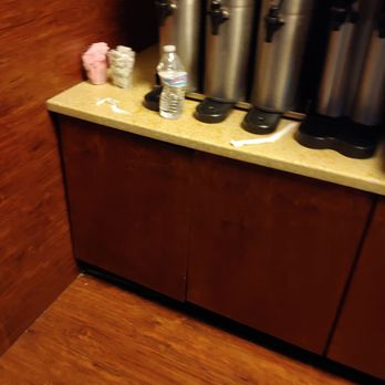Barro's Pizza - Water bottle and trash next to fountain drink area. - Pizza Near Me - Maricopa, Arizona