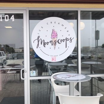 Moonscoops Ice Creamery - Outside seating - Ice Cream & Frozen Yogurt Near Me - Marina, California