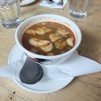 Chomp Chomp Thai kitchen - Tom Yum - Thai Near Me - New York, New York