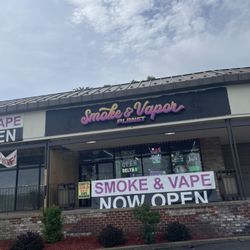 Smoke And Vapor Planet - Front of store