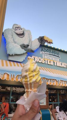 Adorable Snowman Frosted Treats by null