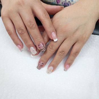 Lizeth Nail Spa - manicure gel with design - Nail Salons Near Me - Corona, New York Lizeth Nail Spa - manicure gel with design - Nail Salons Near Me - Corona, New York
