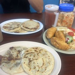 Pupuseria Comalapa - DELICIOUS