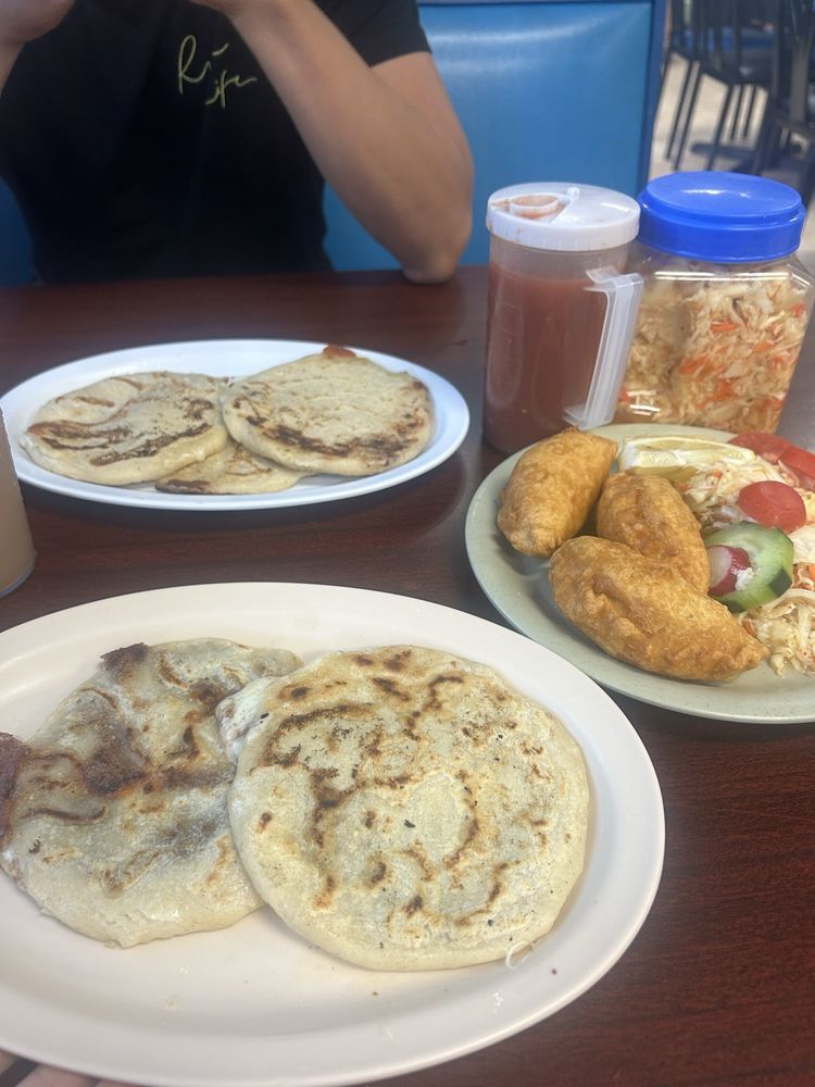 Pupuseria Comalapa