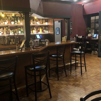 Papa's Place - The empty bar! - Comfort Food Near Me - Clovis, California