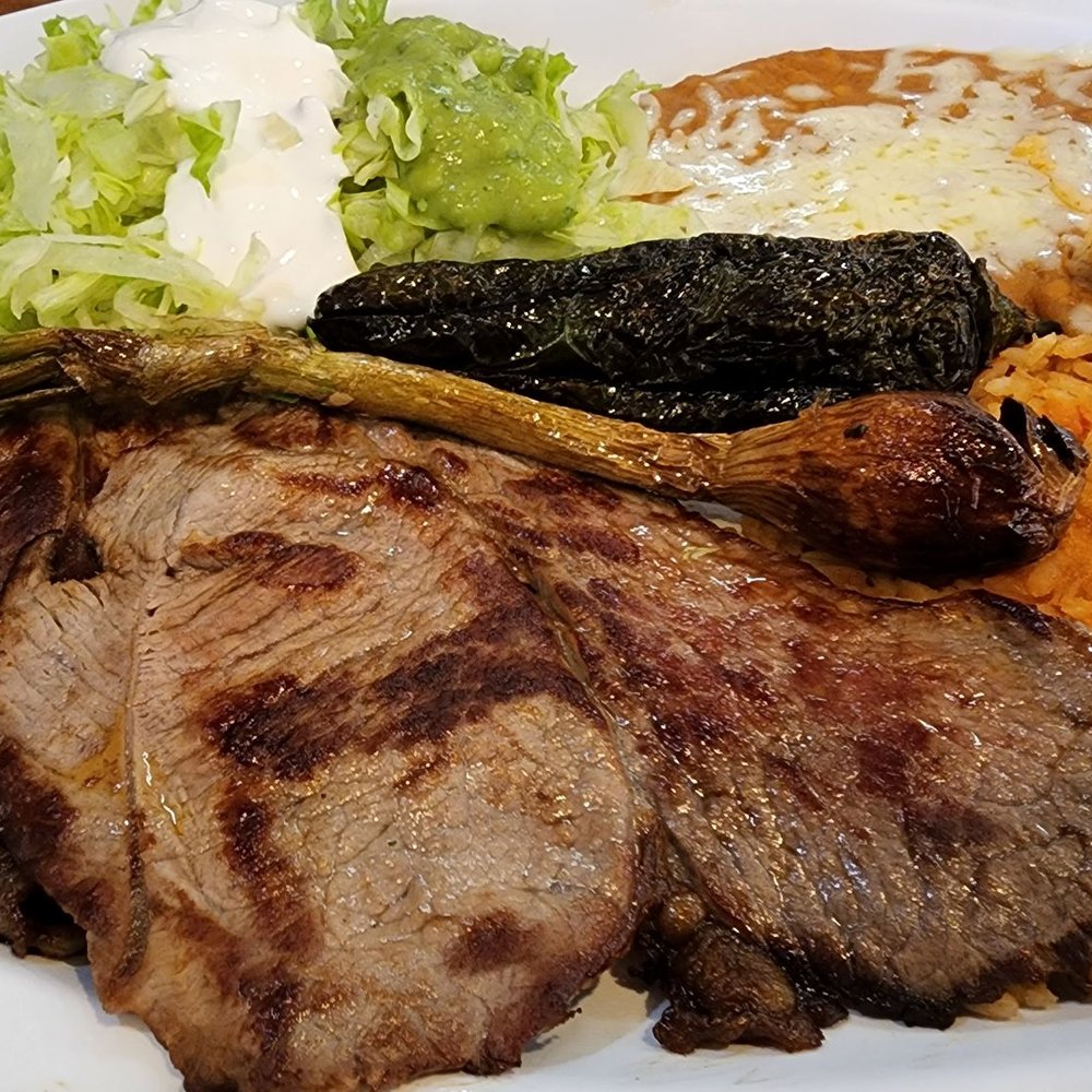 La Parrilla Taqueria - Mexican Near Me - Atascadero, California