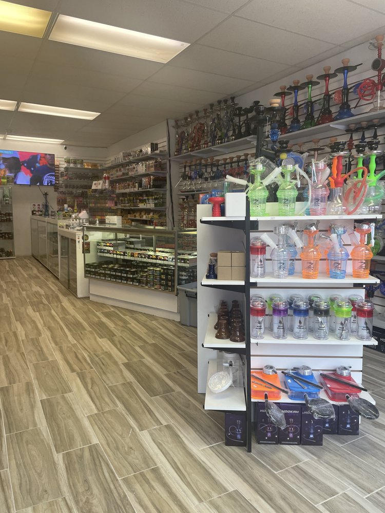 PUFF & MORE 30 Photos 4 W Broad St, West Hazleton, Pennsylvania