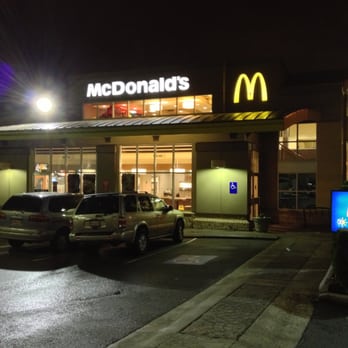 McDonald's - Front of restaurant~ - Fast Food Near Me - Vancouver, British Columbia