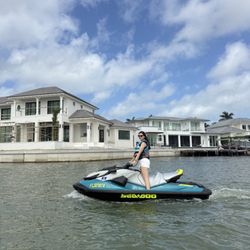 Enjoy a delightful cruise around the stunning Port Royal.