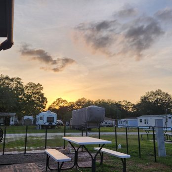 Breezy Oaks RV Park - RV Parks Near Me - Bushnell, Florida Breezy Oaks RV Park - RV Parks Near Me - Bushnell, Florida