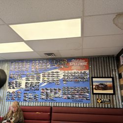 Hangry's Stateline - Interior