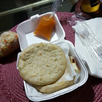 Pupusas Mama Tita - Pupusas de queso - Salvadoran Near Me - Garland, Texas