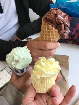 Crystal's Cakes & Cones by null