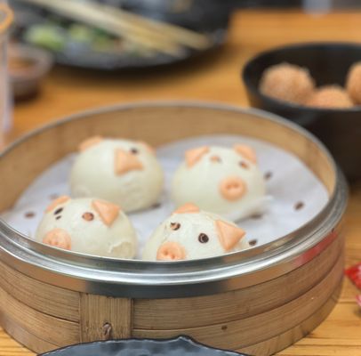 Steamy Piggy by null