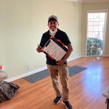 A2B Movers - Jonathan from A2B movers, we asked him to pose for us for a review :) TY - Movers Near Me - San Jose, California