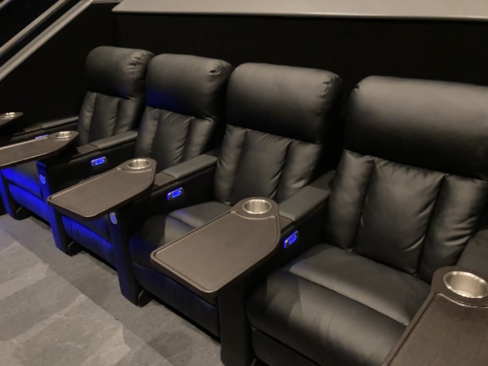 SHOWCASE CINEMA DE LUX LEGACY PLACE 99 Photos & 250 Reviews Cinema