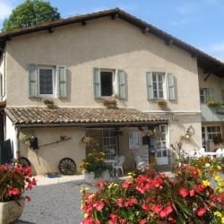 Auberge d'Oncieu - L'auberge en été