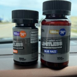 Rr Smoke Shop - The smaller bottle is the real product the larger is the fake