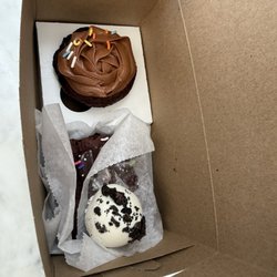 Britt’s Bakehouse: A Gluten-Free Bakery - Cupcake, brownie and a Oreo truffle