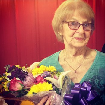 Beverly Hills Florist - Beautiful bouquet for the 90 year old birthday girl - Florists Near Me - Morgantown, West Virginia Beverly Hills Florist - Beautiful bouquet for the 90 year old birthday girl - Florists Near Me - Morgantown, West Virginia