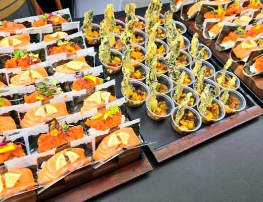 Tee Off Bar & Grill by null