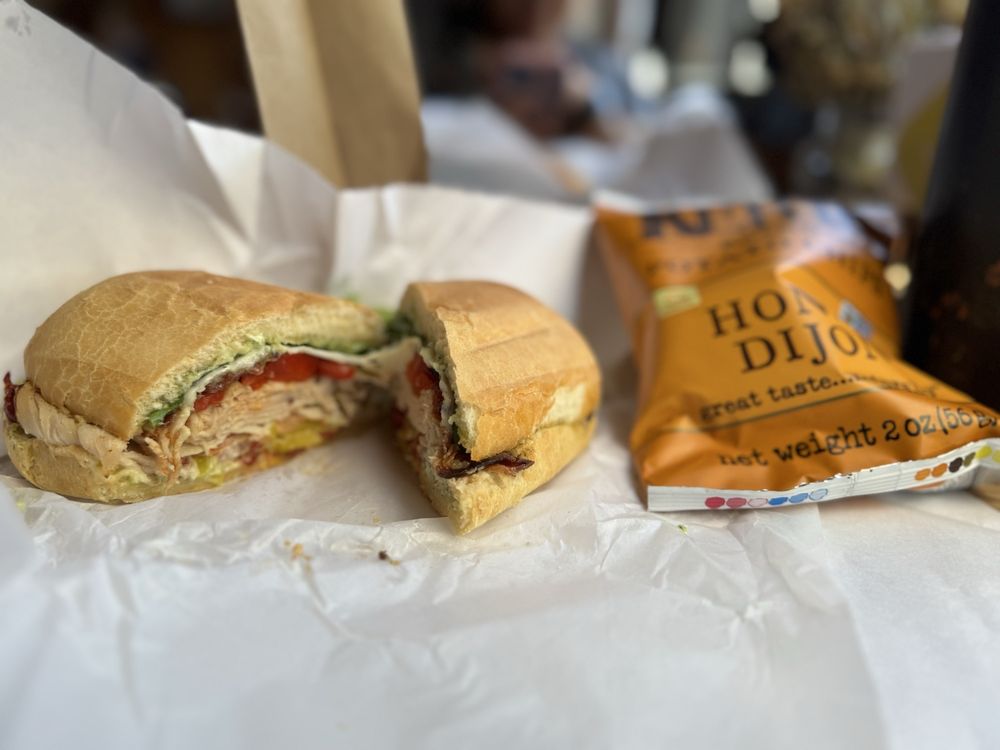 Ray’s Delicatessen & Tavern