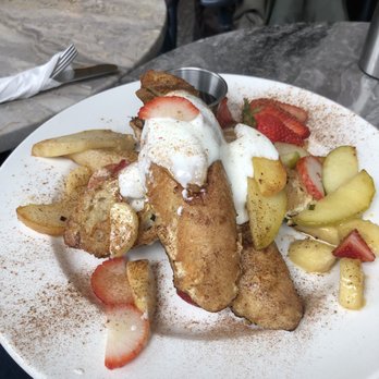 Luna Junction - French Toast - Portuguese Near Me - Toronto, Ontario Luna Junction - French Toast - Portuguese Near Me - Toronto, Ontario