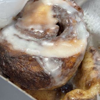 Co-Dough - Cinnamon roll - Bakeries Near Me - Newport, Rhode Island