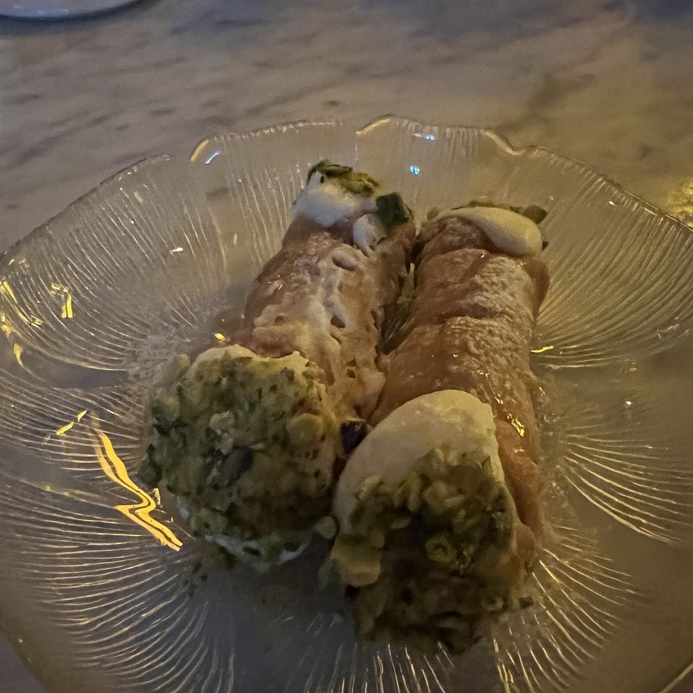 Complementary homemade cannolis- delicious Complementary homemade cannolis- delicious