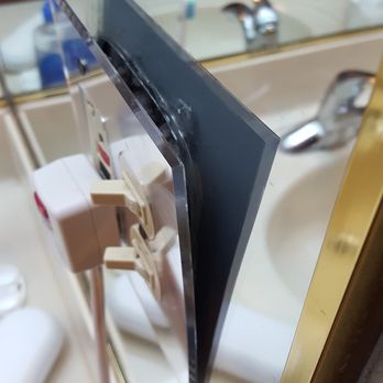 River Park Hotel - Wall plate in bathroom unattached. - Hotels Near Me - Miami, Florida