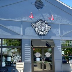 North Lime Coffee & Donuts - Front entrance