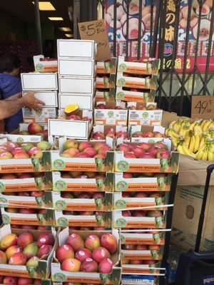 Aloha Market by null