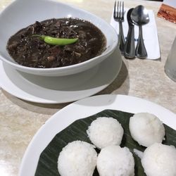 Café Via Mare - Dinuguan and puto