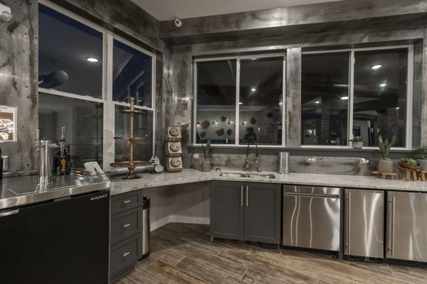 West End Station by null