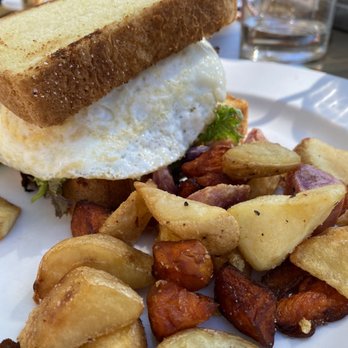 R Public House - Breakfast BLT Club - Beer Bar Near Me - Chicago, Illinois R Public House - Breakfast BLT Club - Beer Bar Near Me - Chicago, Illinois