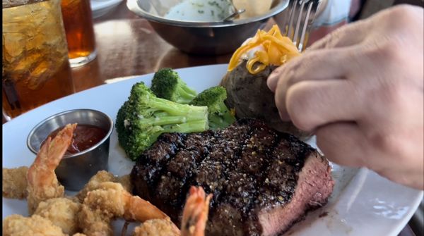 Fish Daddy's Grill House by null