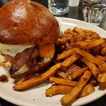 RockyPop Hotel - Burger - Hotels Near Me - Les Houches, 74 RockyPop Hotel - Burger - Hotels Near Me - Les Houches, 74