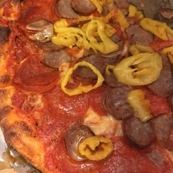 Dom's Pizza Subs & Wings - Laying in a poo of grease