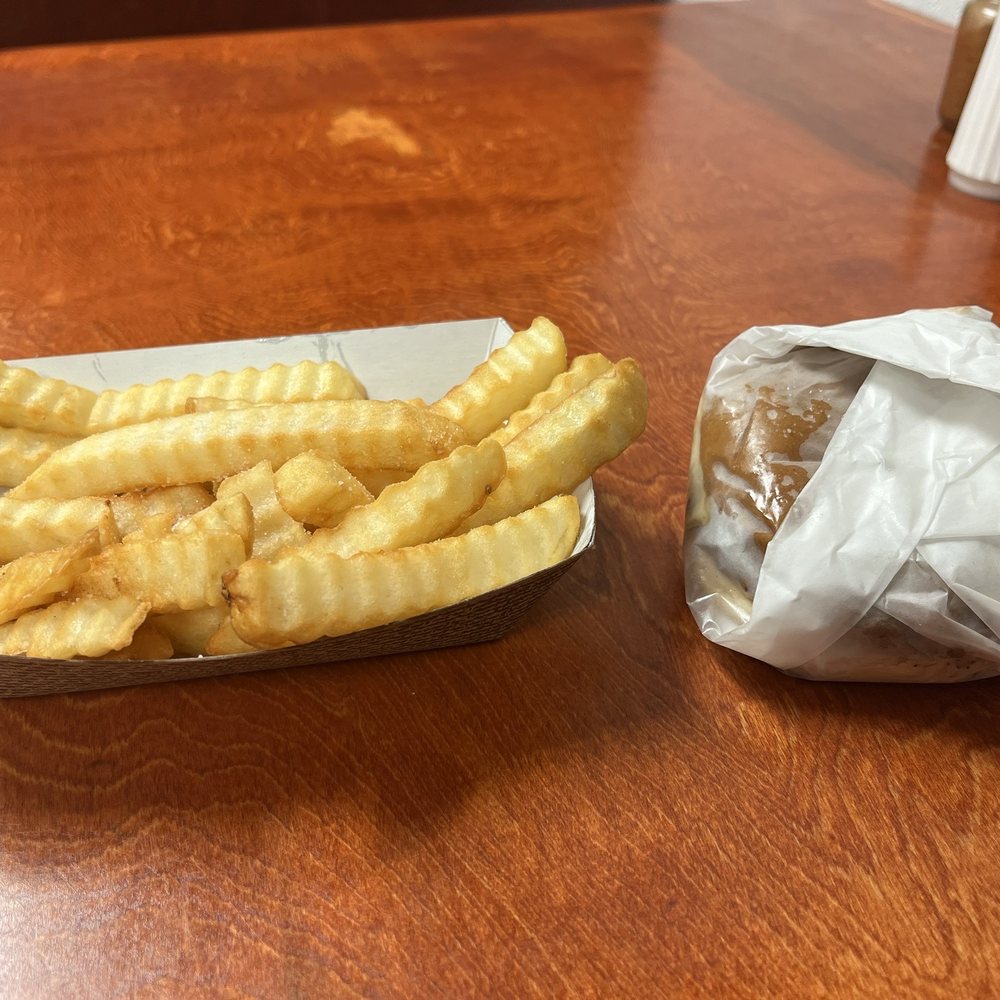 Pikeville Store - Mushroom and Swiss burger and crinkle fries - Burgers Near Me - Scottsboro, Alabama