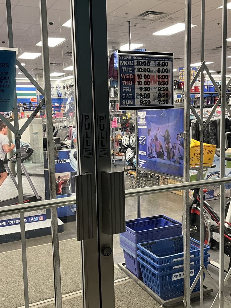 BIG 5 SPORTING GOODS Updated September 2024 16 Reviews 10202 N