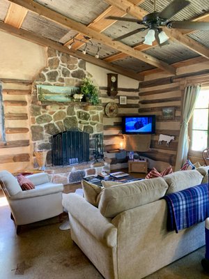 Barons CreekSide by null