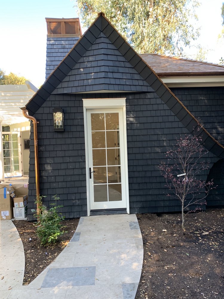 Slide of R&J Roofing