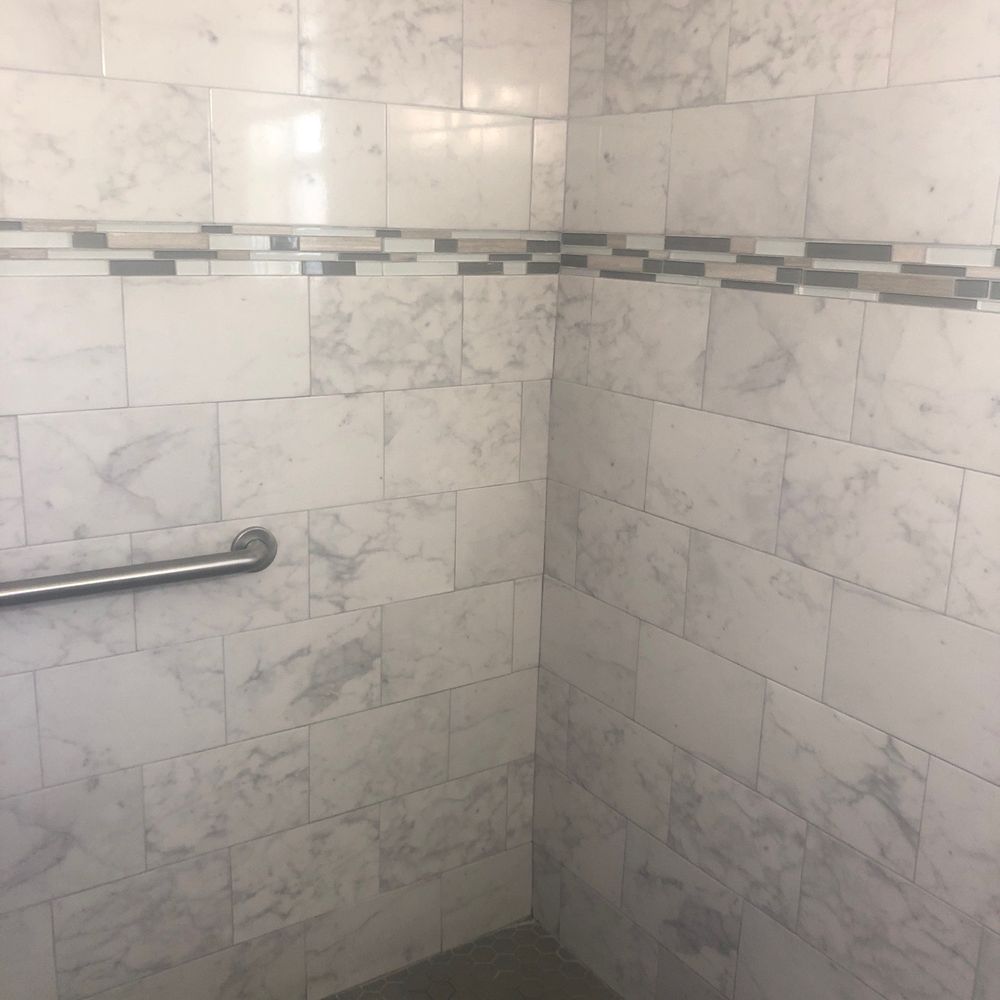 Budget Inn - marble print tile - Hotels Near Me - Saint Augustine, Florida