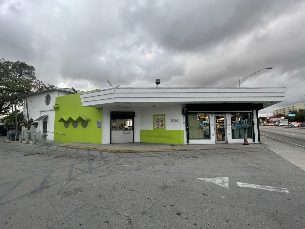 JENSEN’S LIQUORS Updated August 2024 10 Photos 1516 NW 27th Ave, Miami, Florida Beer